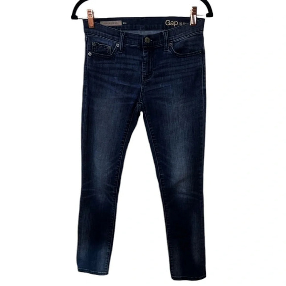 Gap girlfriend jeans in excellent condition size 24​ - Picture 2 of 5